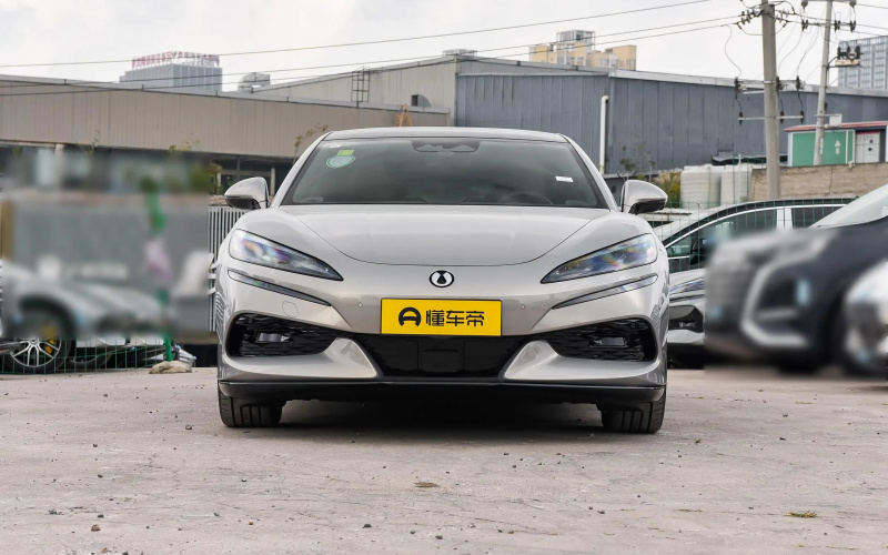 Denza Z9 GT 2025 фото со стороны