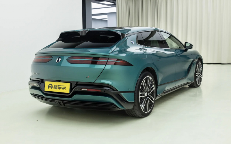 Denza Z9GT DM 2026 фото збоку