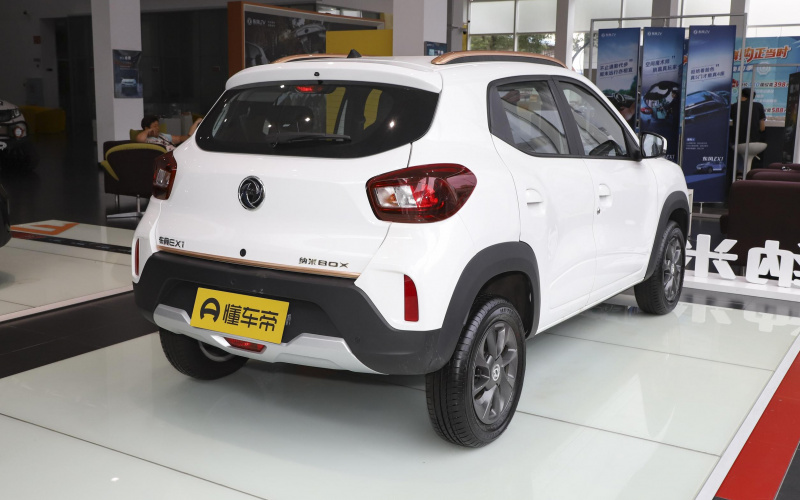 Dongfeng Nano BOX фото збоку