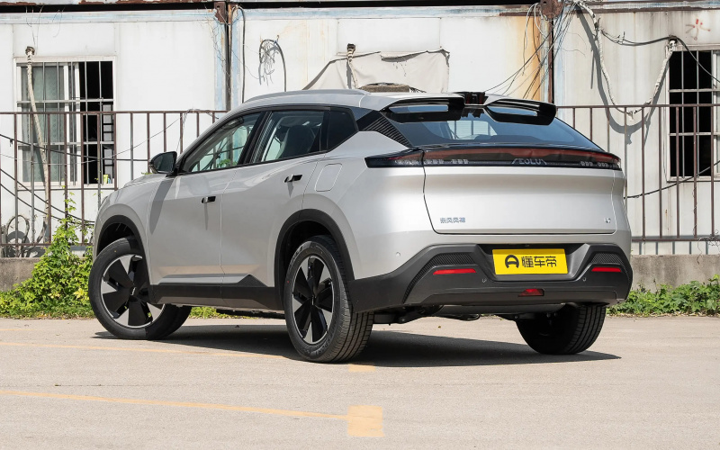 Dongfeng Aeolus L7 фото со стороны