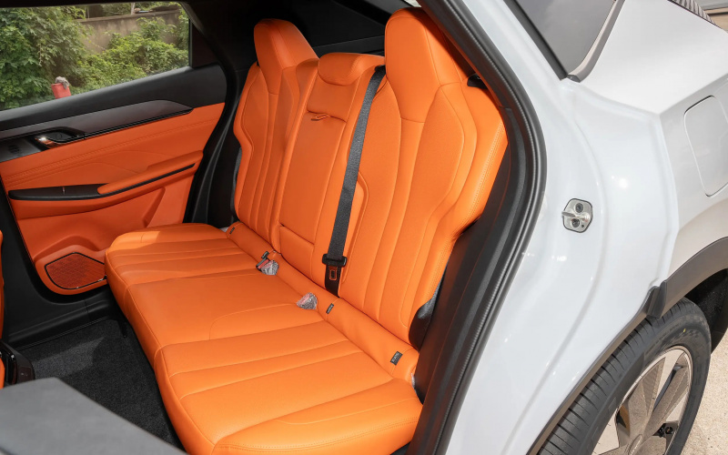 Dongfeng Aeolus L7 фото задний диван