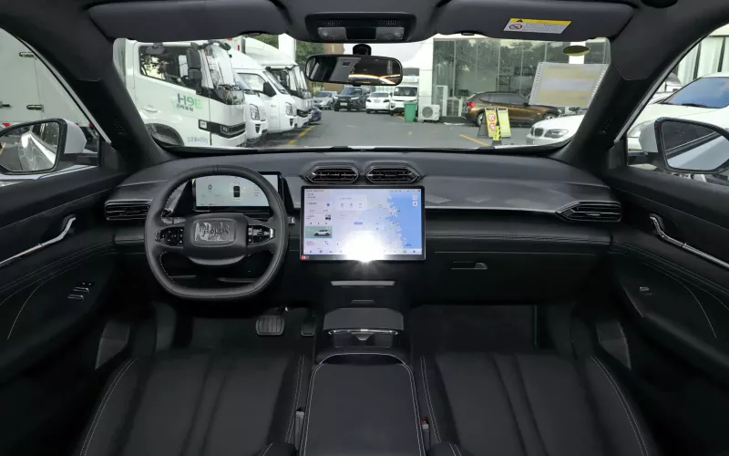 Dongfeng Aeolus L7 фото салону