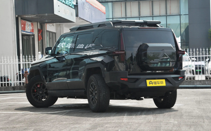 Dongfeng Warrior 917 фото со стороны