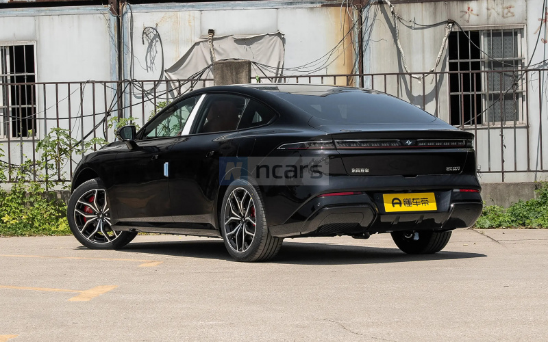 Dongfeng eπ007 DM фото со стороны
