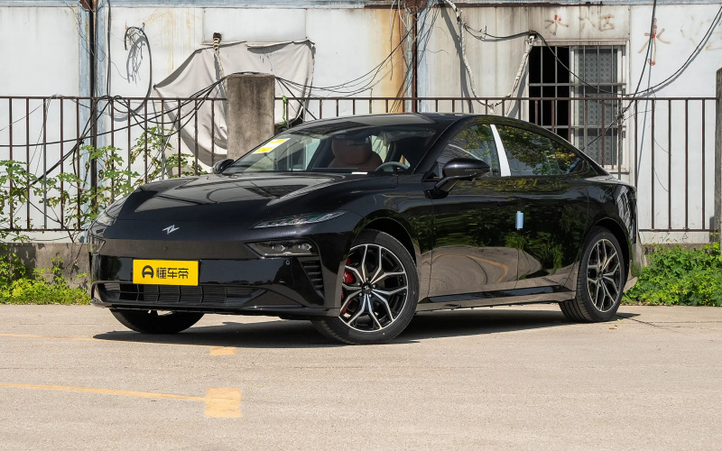 Dongfeng eπ007 DM фото спереди