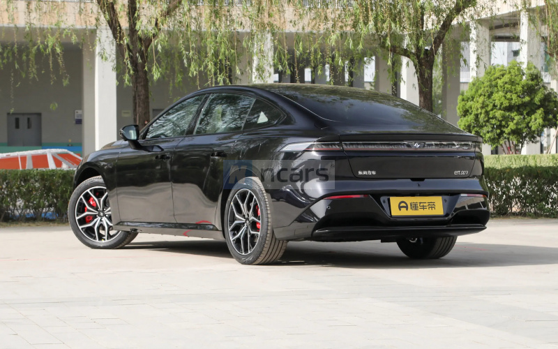 Dongfeng Eπ 007 фото со стороны