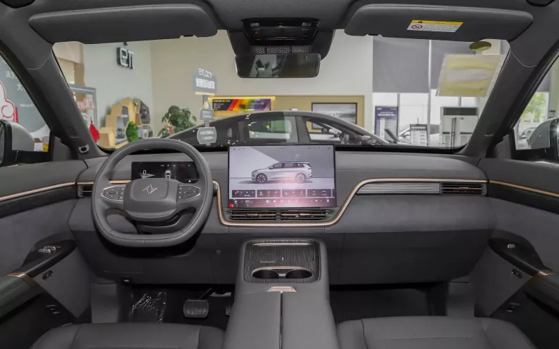 Dongfeng eπ 008 фото салону
