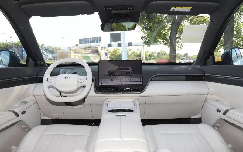 Dongfeng eπ 008 фото салону