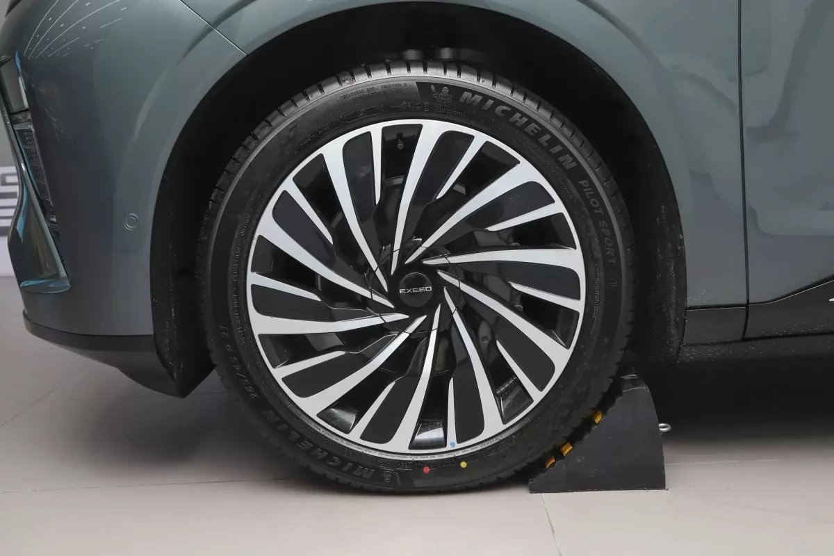 Қыздардың кискаларының суреттері