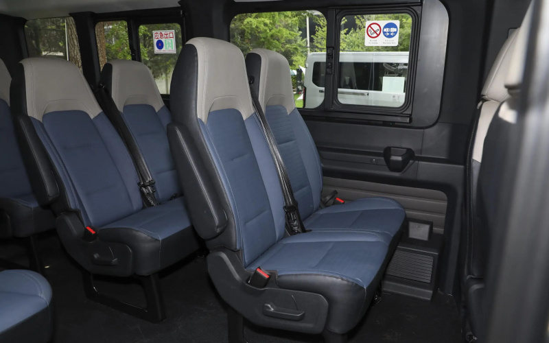 Ford Transit EV фото задній диван