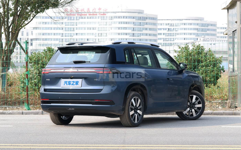 GAC Aion i60 EV фото збоку