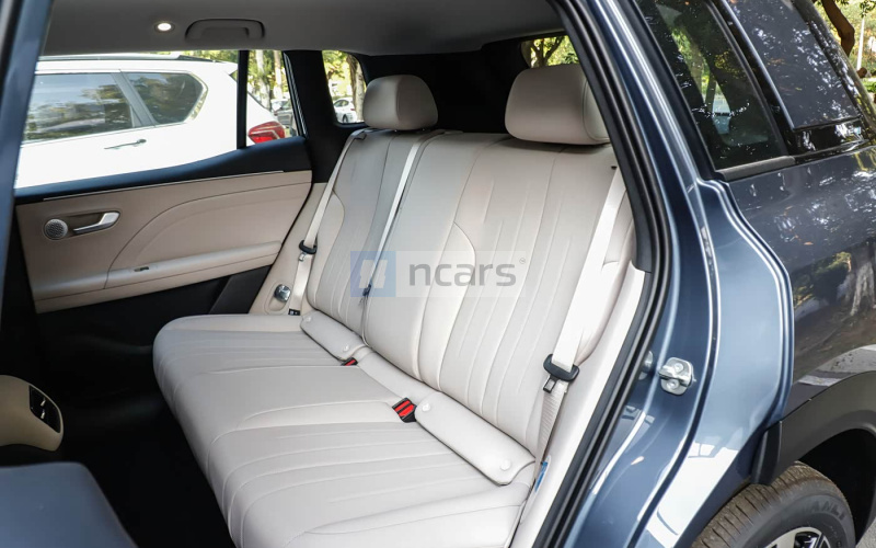 GAC Aion i60 EV фото задній диван
