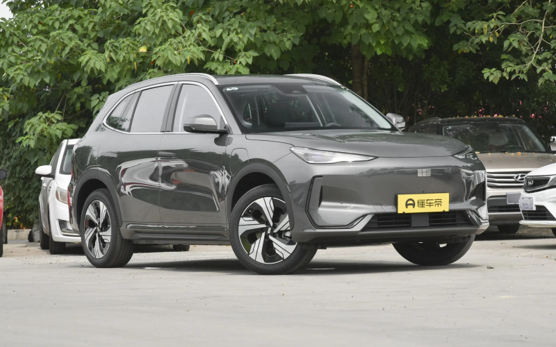 Geely Galaxy E5 фото салона