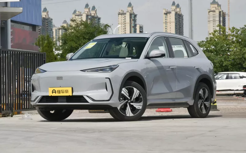 Geely Galaxy E5 фото спереди