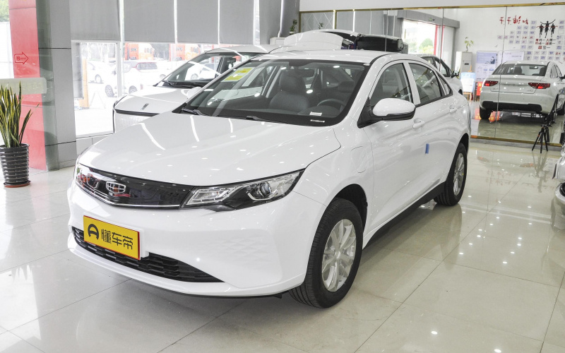 Geely Emgrand фото спереду