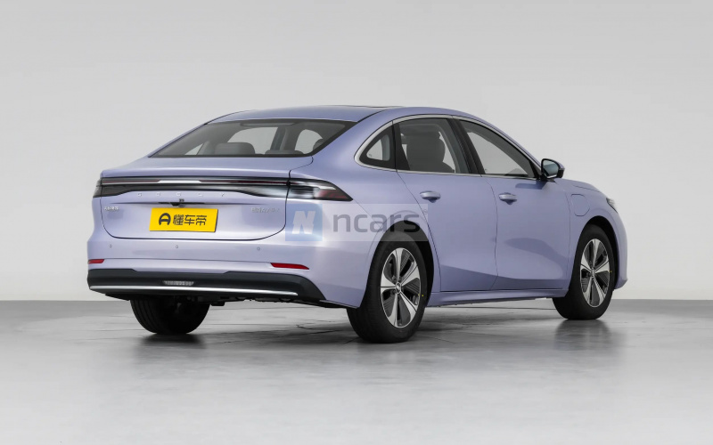 Geely Galaxy A7 фото со стороны