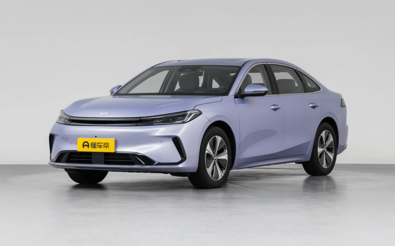 Geely Galaxy A7 фото спереди