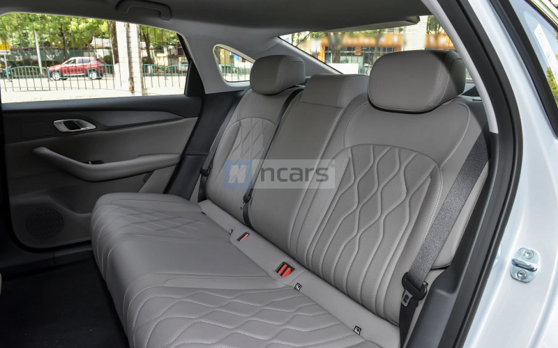 Geely Galaxy A7 фото задний диван