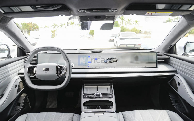 Geely Galaxy E8 фото салона