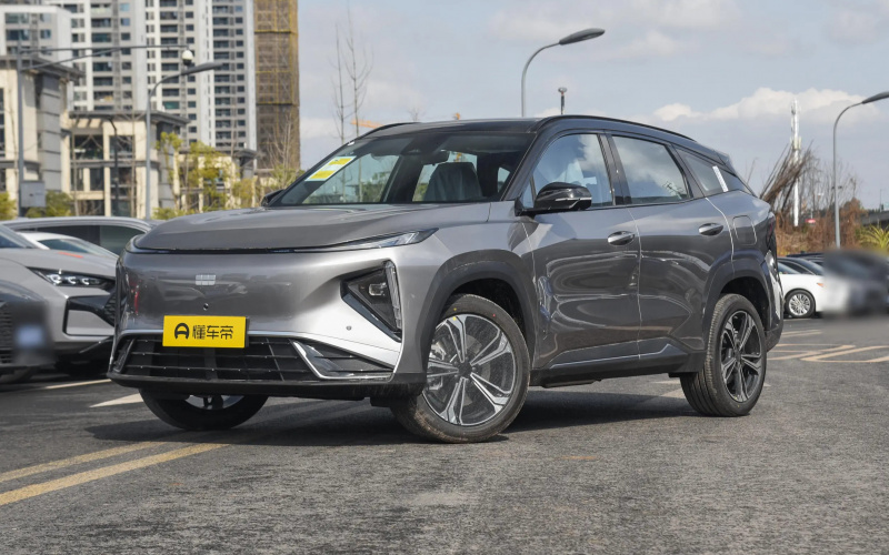 Geely Galaxy L7 фото спереду