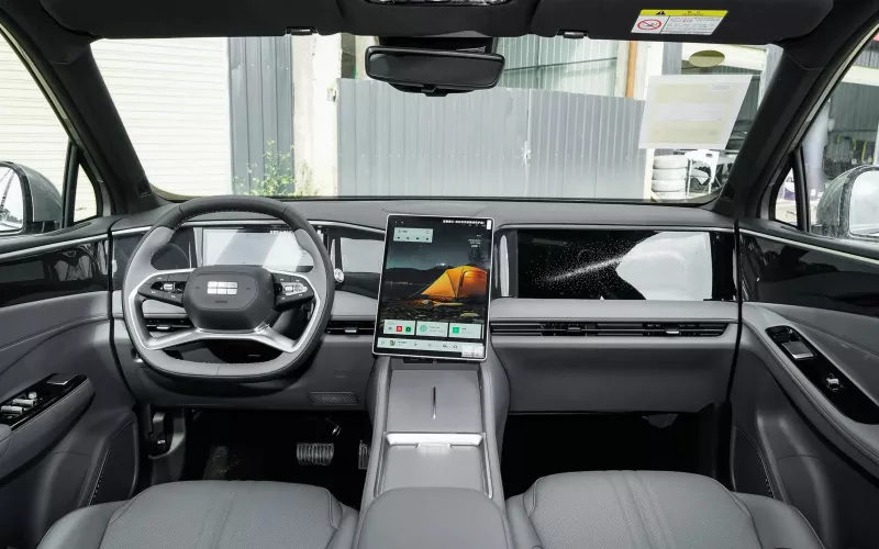 Geely Galaxy L7 фото салону