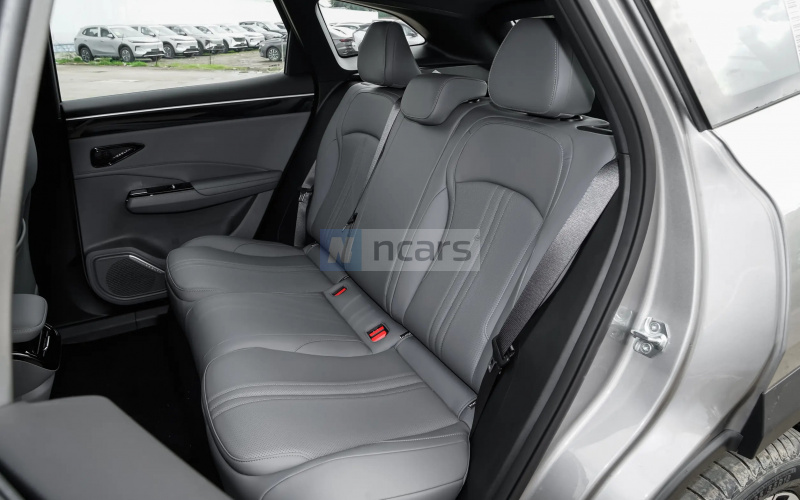 Geely Galaxy L7 фото задній диван