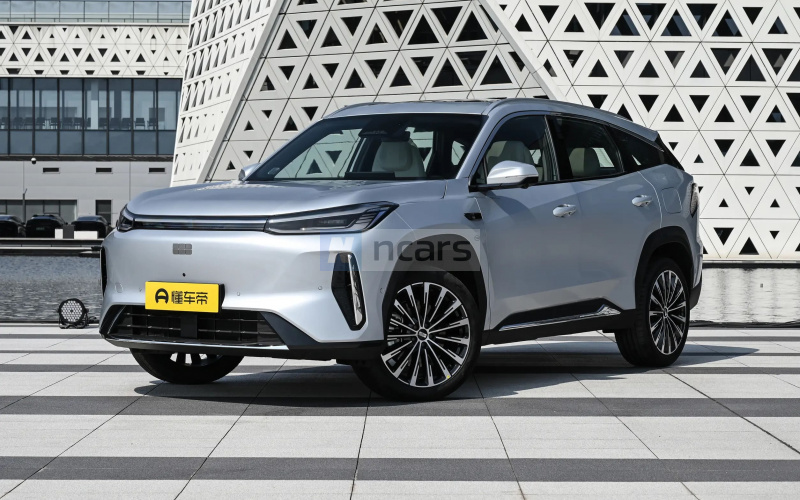 Geely Galaxy M7 PHEV фото спереду