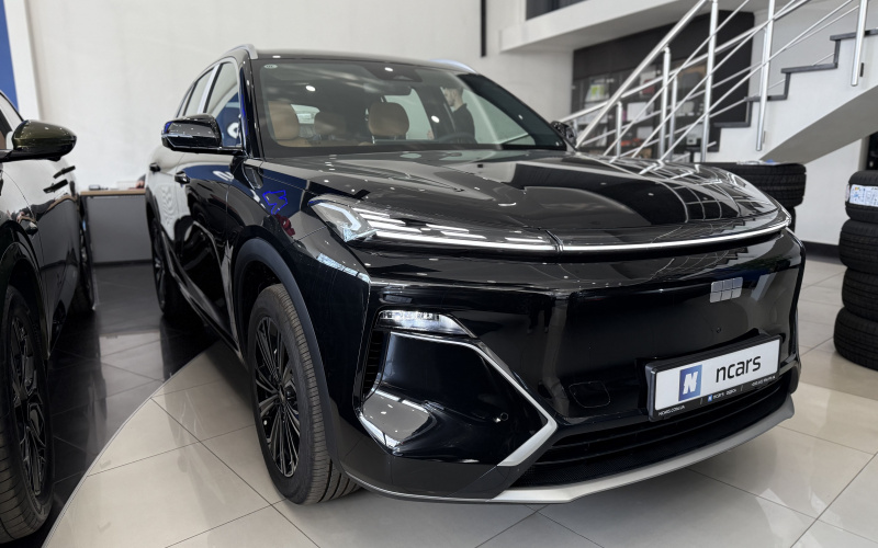 Geely Starship 7 EM-i фото збоку
