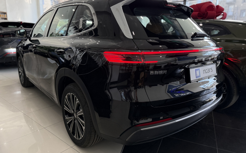 Geely Starship 7 EM-i фото салону