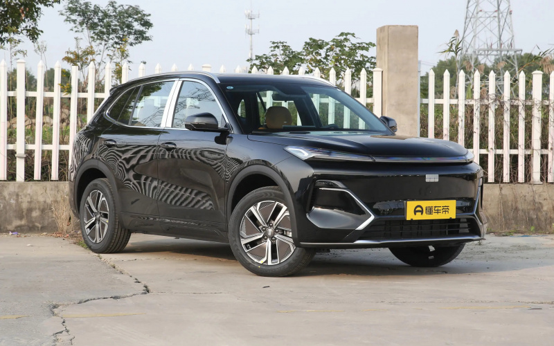 Geely Starship 7 EM-i фото салону