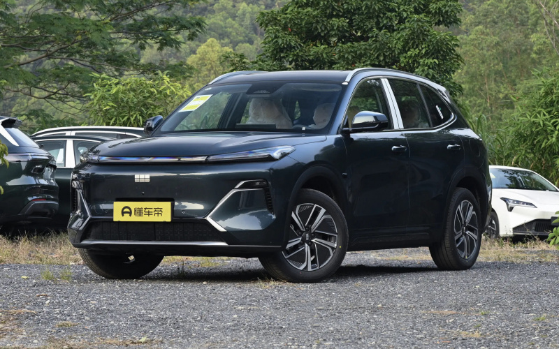 Geely Starship 7 EM-i фото спереду