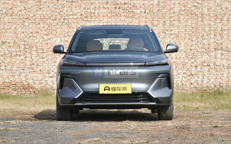 Geely Starship 7 EM-i фото збоку