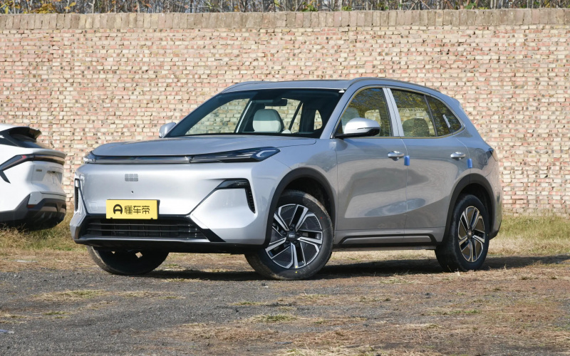 Geely Starship 7 EM-i фото спереду