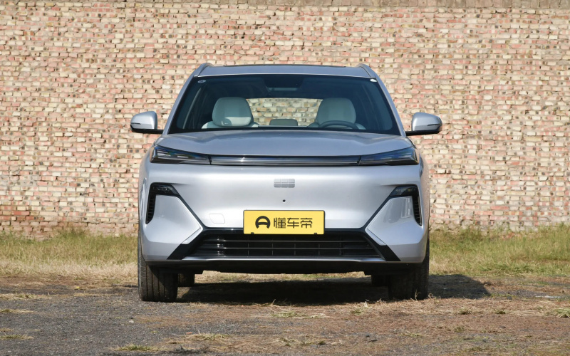 Geely Starship 7 EM-i фото збоку