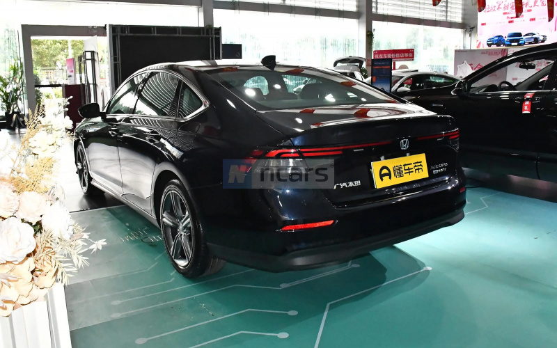 Honda Accord PHEV фото збоку
