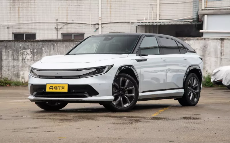 Honda  P7 фото спереди