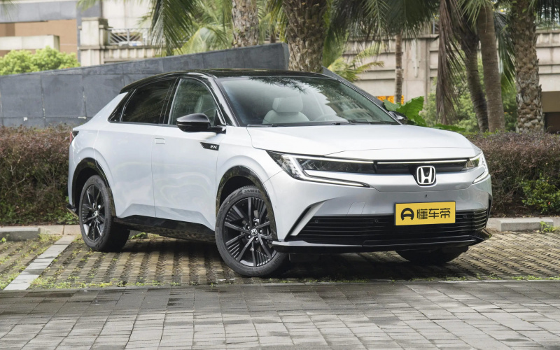 Honda  e:NP2 фото салону