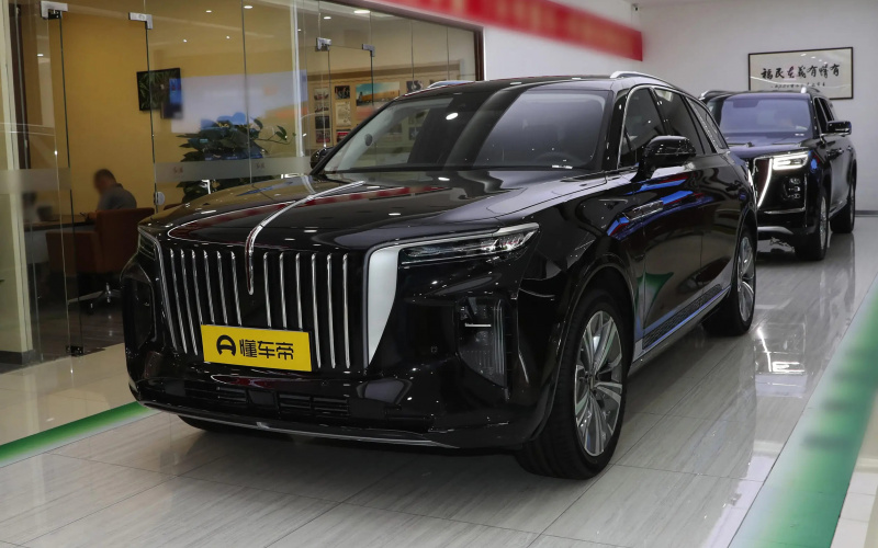 Hongqi E-HS9 фото спереду