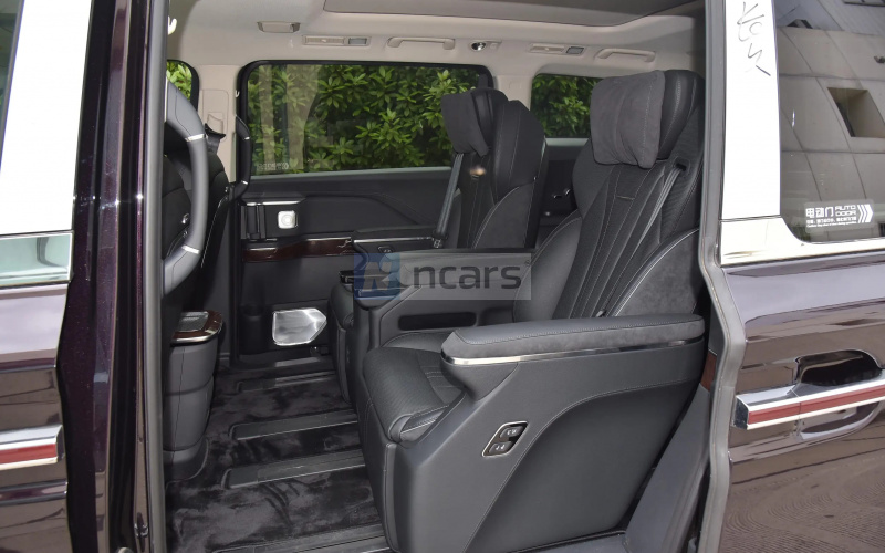 Hongqi HQ9 фото задній диван
