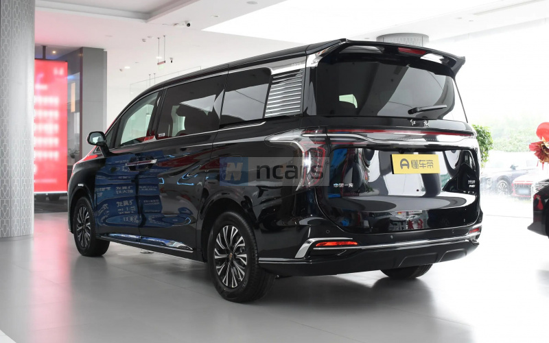 Hongqi HQ9 фото збоку
