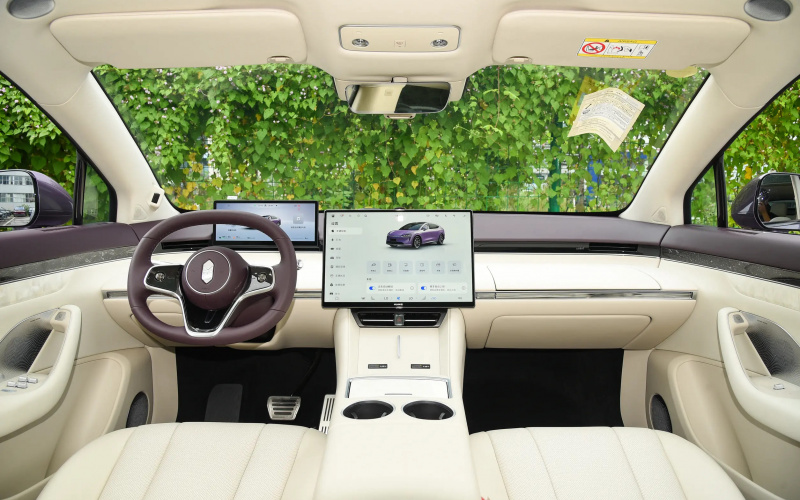 Luxeed R7 PHEV фото салона