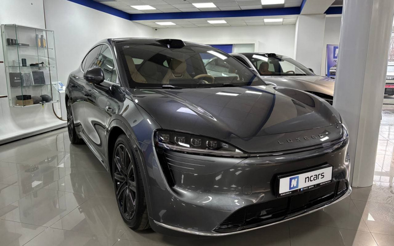 Luxeed R7 фото салону