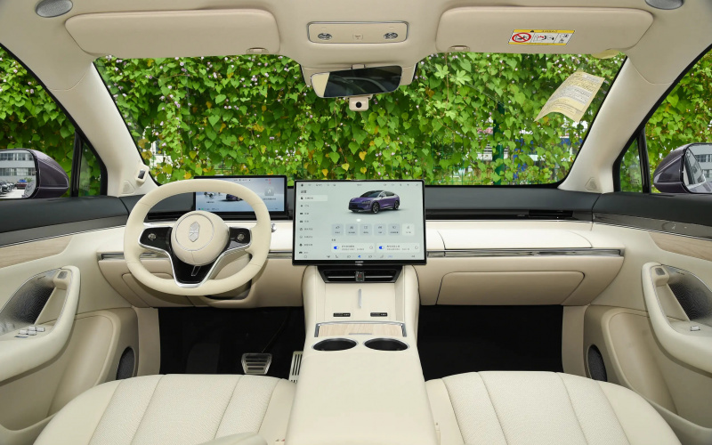 Luxeed R7 фото салона