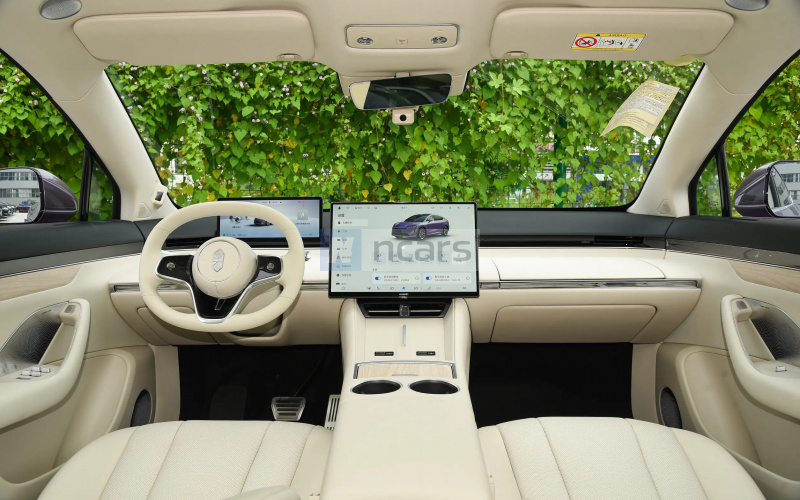 Luxeed R7 фото салону