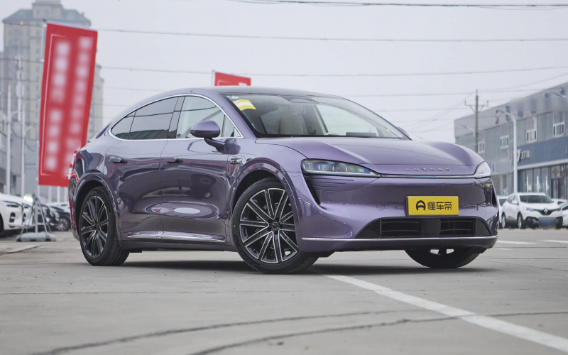 Luxeed R7 фото салону