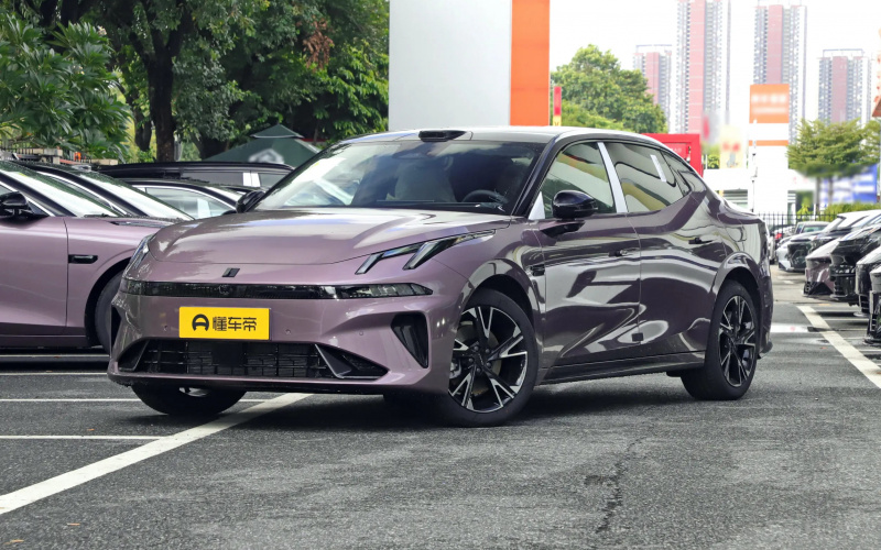 Lynk&Co 07 EM-P фото спереду