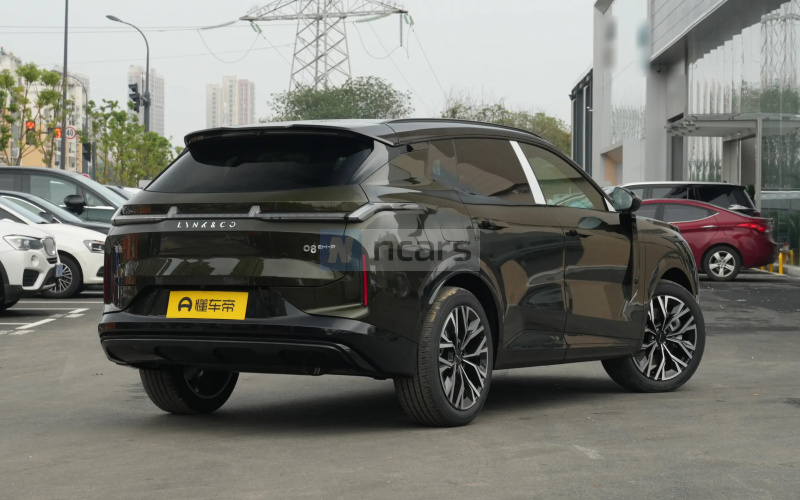 Lynk&Co 08 EM-P фото со стороны