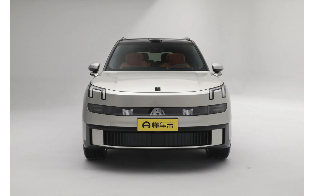 900 - 2