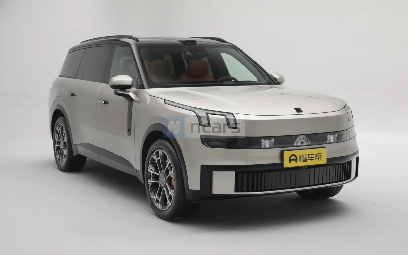 Lynk&Co 900 фото салону