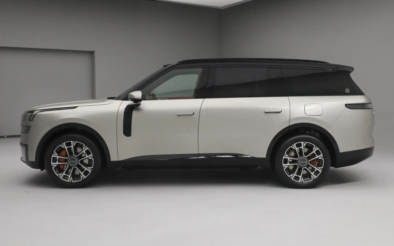 Lynk&Co 900 фото задній диван